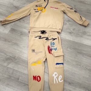 Noizz Beige Sweatshirt and Joggers Set